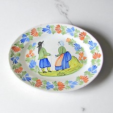 Quimper. Plat en faïence à