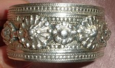 Gros bracelet manchette en