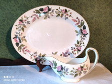 Plat Ovale  et sa Saucière