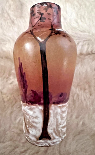 Petit vase emaille signé