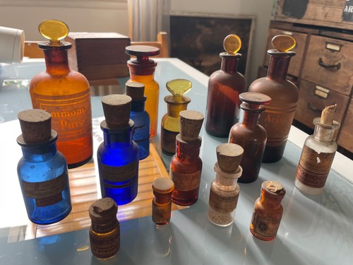Anciens flacons pharmacie - anciens,