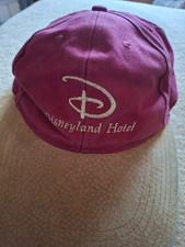 Rare casquette disney rouge Disneyland Hôtel disneyland paris