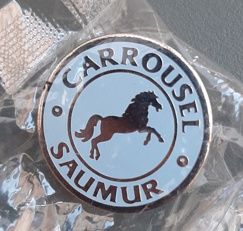 Pins carrousel saumur - pins,