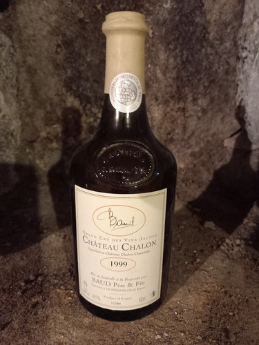 Vin jaune appellation - -,