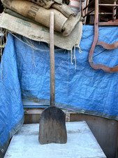 Très vieille pelle à grains