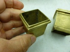 2 petits bronze d'ameublement.