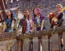 DESCENDANTS CAST Reprint Photo Signée Taille A4 8"X11". #1