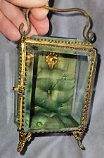 Porte montre à gousset coffret vers 1900 en laiton doré , verre biseauté & soie