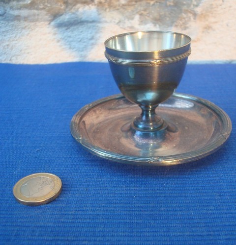 V64 coquetier ancien métal - v64,