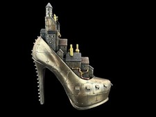 STEAMPUNK HILL CITY DANS LA VERONESE PIN WU76936A4