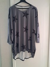 Tunique neuve taille 54-56 gris étoiles noires