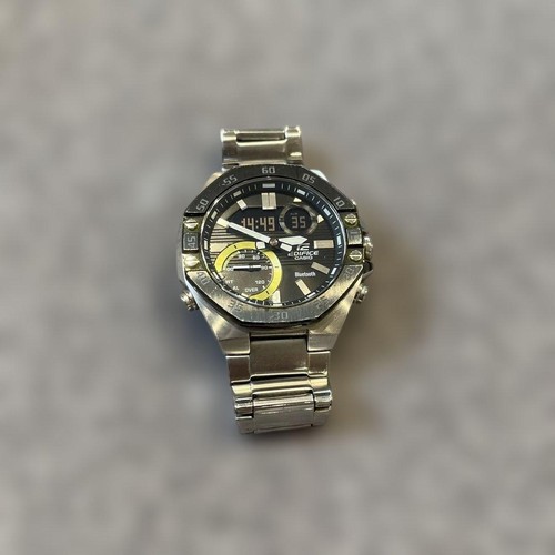 Montre numérique pour homme