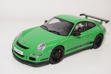 B13 autoart auto art - 1:18,