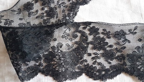 118 dentelle ancienne - 118,
