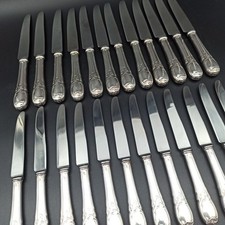 24 COUTEAUX TABLE ET DESSERT MÉTAL ARGENTÉ LE COUVERT FRANÇAIS LOUIS XV knives