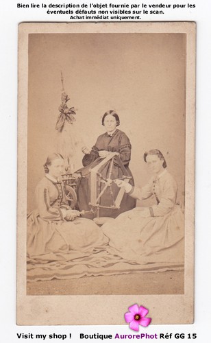 Femmes filant laine avec - avec, un