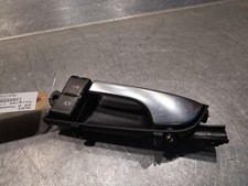 Poignee interieur avant gauche AUDI A3 2 PHASE 1 8P3867019