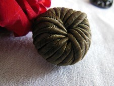 Bouton ancien passementerie