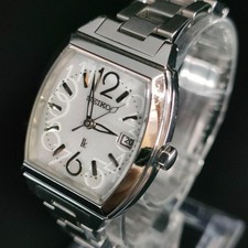 Montre solaire Seiko Lukia Tonneau blanche argentée pour femme robe décontrac...
