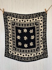 Foulard carré de soie Noir et