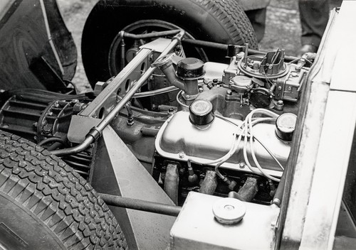 M448 moteur lola - ford, v8