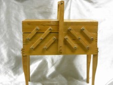 ANCIENNE PETITE TRAVAILLEUSE BOIS HETRE BOITE A COUTURE SEWING BOX