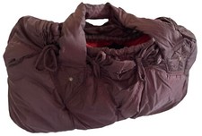 Superbe sac doudoune matelassée bordeaux  Pockachu Marithé et François Girbaud