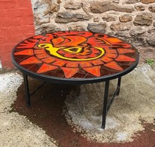 Table basse en carreaux de ceramique representant  un papillon stylisé ,an50
