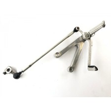 Yamaha YZF R1 RN04 [2000] - Repose-pied gauche avec levier de vitesses et tringl