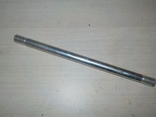 AXE DE ROUE MOTOBECANE....