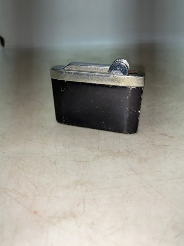 Ancien briquet marque - de,