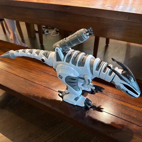 Roboraptor white robotic - roboraptor,