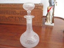 PETIT FLACON EN CRISTAL DE BACCARAT . XIX éme.