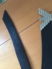 Ceinture ARMANI en cuir noir.