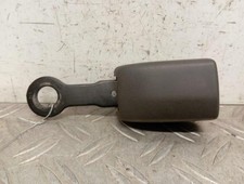 Attache ceinture avant droit