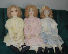 ANCIIENNE GRANDE POUPÉE MARIE D'O - LOT DE TROIS - 84 cm