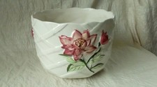 CACHE POT EN FAIENCE BARBOTINE DECOR FLORAL 20 ÈME *