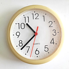 Pendule blanche à quartz de