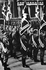 WW2 - Drapeaux dans une Parade