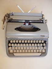 Machine à écrire ROYAL