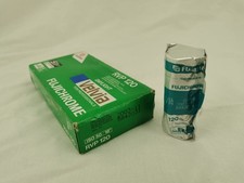 Film FUJICHROME Velvia 120 RVP (NOV. 2003) - Expired Lomo