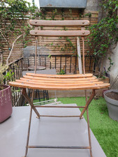 Ancienne chaise pliable d'enfants, en bois du début du 20ème siècle.