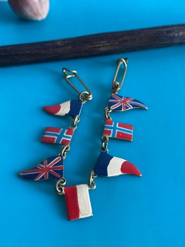 Ancienne epingle drapeaux - ancienne,