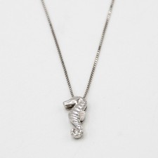 Collier blanc 18 - or, carats