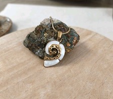 Collier femme élégant en acier inoxydable doré avec pendentif en spirale