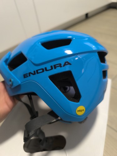 Casque enfant neuf - casque,