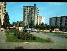 MOULINS (03) QUARTIER des GATEAUX / CITROEN 2CV ,RENAULT R8 & 4L ,JEUX d'ENFANTS