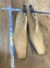 n° 7 old tool, outil ancien de Cordonnier bottier, forme à chaussure  femme