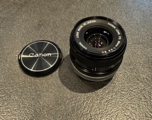 Grand angle canon 28mm - angle,