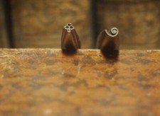 FERS À DORER . LOT 2 FERS A DORER EN BRONZE.  ref F4 